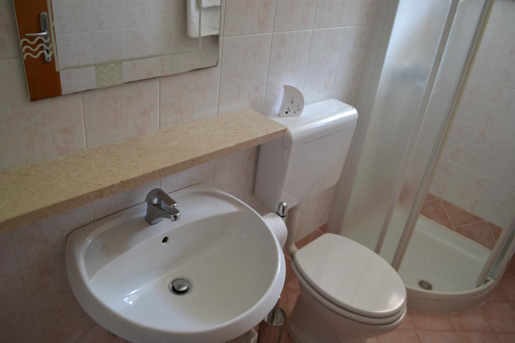 Apartment Jugo Piran Bagian luar foto